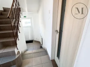 Pronájem kanceláře, České Budějovice, Rudolfovská tř., 180 m2