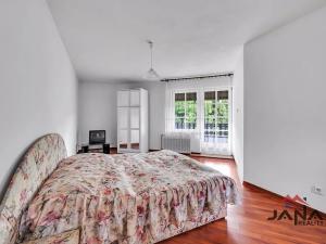 Prodej rodinného domu, Frýdštejn, 332 m2