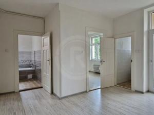 Pronájem bytu 2+1, České Budějovice, Dukelská, 84 m2