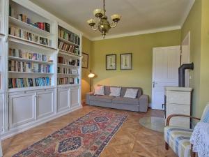 Prodej vily, Chocerady, 340 m2