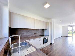 Pronájem rodinného domu, Lavičky, 130 m2