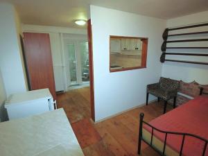 Pronájem bytu 1+kk, Praha - Břevnov, Na rovni, 36 m2
