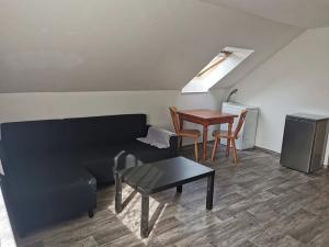 Pronájem bytu 2+kk, Praha - Radotín, Výpadová, 35 m2