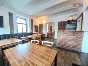 Pronájem restaurace, Seč, nám. Prof. Č. Strouhala, 240 m2