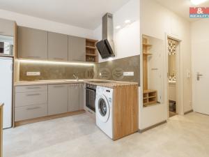 Pronájem bytu 1+1, Karlovy Vary - Drahovice, Úvalská, 35 m2