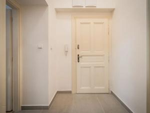 Pronájem bytu 2+kk, Praha - Nové Město, Lípová, 44 m2