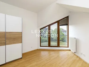 Pronájem rodinného domu, Jesenice, Rorýsová, 260 m2
