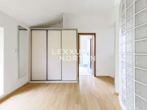 Pronájem rodinného domu, Jesenice, Rorýsová, 260 m2