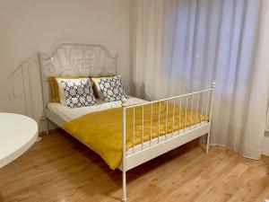 Pronájem bytu 1+kk, Praha - Břevnov, 8. listopadu, 37 m2