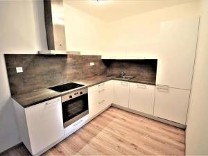 Pronájem bytu 2+kk, Praha - Háje, Loosova, 53 m2