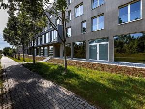 Prodej obchodního prostoru, Praha - Hostavice, Českobrodská, 100 m2