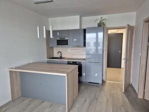 Pronájem bytu 2+kk, Praha - Hlubočepy, náměstí Olgy Scheinpflugové, 50 m2
