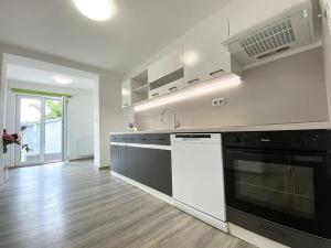Prodej rodinného domu, Hrušovany u Brna, Havlíčkova, 170 m2