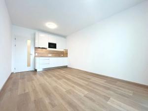 Pronájem bytu 1+kk, Praha - Horní Měcholupy, Milánská, 37 m2