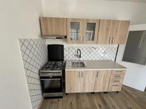 Pronájem bytu 2+kk, Praha - Kamýk, Olbramovická, 37 m2