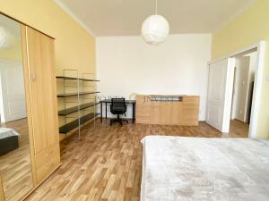 Pronájem bytu 2+kk, Praha - Nusle, Hradeckých, 54 m2