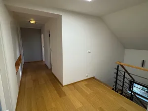 Pronájem rodinného domu, Ohrobec, V sedlištích, 220 m2