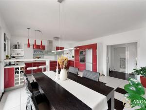 Prodej rodinného domu, Praha - Dolní Počernice, Bakurinova, 395 m2