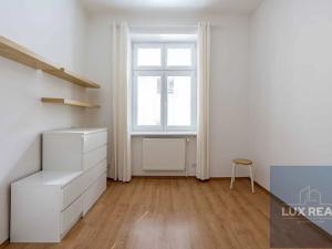 Prodej bytu 3+1, Znojmo, Jarošova, 78 m2