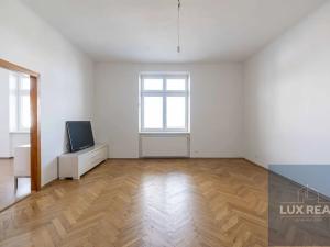 Prodej bytu 3+1, Znojmo, Jarošova, 78 m2