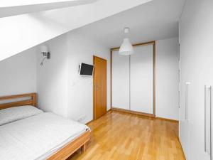 Pronájem bytu 4+kk, Praha - Prosek, U proseckého kostela, 93 m2