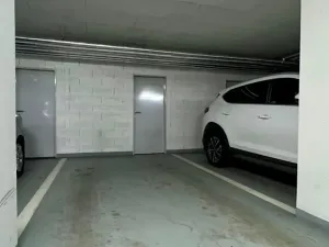 Pronájem garážového stání, Praha - Čakovice, Bermanova, 16 m2