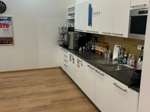 Pronájem kanceláře, Praha - Nové Město, Karlovo náměstí, 284 m2