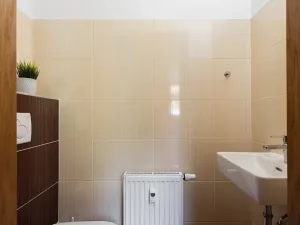 Pronájem bytu 2+1, Praha - Kobylisy, U třešňovky, 74 m2