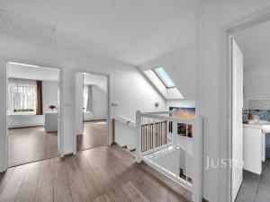 Pronájem rodinného domu, Mukařov, Kopretinová, 140 m2