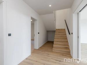 Prodej vily, Praha - Dolní Počernice, V padolině, 280 m2