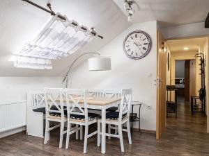 Prodej bytu 4+kk, Benešov, Ladova, 102 m2