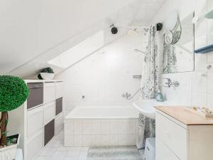 Prodej bytu 4+kk, Benešov, Ladova, 102 m2