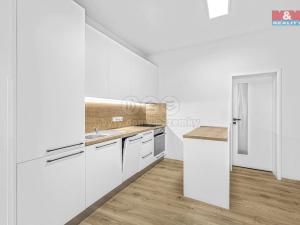 Prodej bytu 3+1, Hradec Králové - Kukleny, Pražská třída, 106 m2