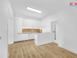 Prodej bytu 3+1, Hradec Králové - Kukleny, Pražská třída, 106 m2