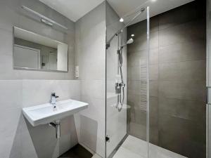 Pronájem bytu 1+kk, Praha - Holešovice, U průhonu, 35 m2