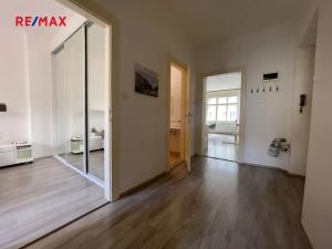 Pronájem bytu 2+kk, Praha - Holešovice, Farského, 51 m2