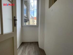 Pronájem bytu 2+kk, Praha - Holešovice, Farského, 51 m2