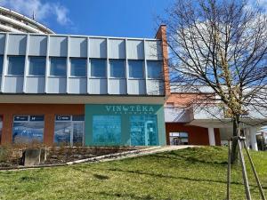 Pronájem obchodního prostoru, Zlín, Okružní, 90 m2
