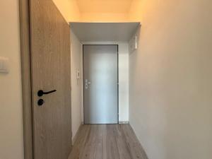 Pronájem bytu 2+kk, Milovice, Slepá, 37 m2