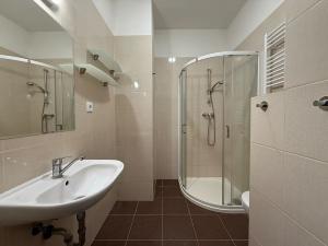 Pronájem bytu 2+kk, Milovice, Slepá, 37 m2