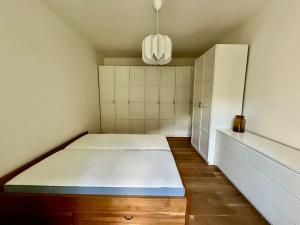 Pronájem bytu 2+kk, Praha, 50 m2