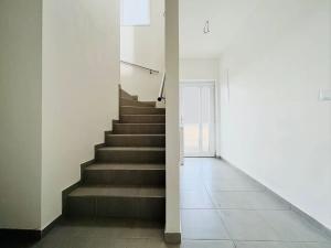 Prodej vily, Předboj, Na Ladech, 296 m2