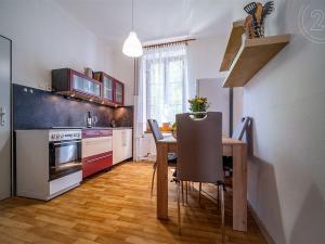 Prodej rodinného domu, České Budějovice - České Budějovice 6, Dukelská, 180 m2