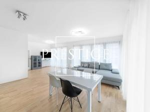 Pronájem bytu 2+kk, Praha - Karlín, Sokolova, 65 m2