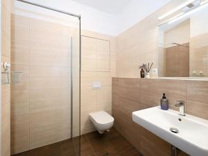 Pronájem bytu 2+kk, Praha - Karlín, U Mlýnského kanálu, 67 m2