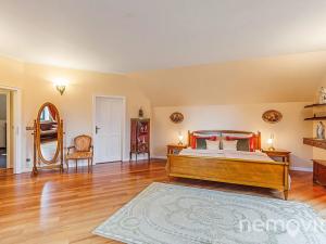 Prodej rodinného domu, Líšnice, 420 m2