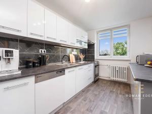 Prodej bytu 3+1, Praha - Liboc, Evropská, 78 m2