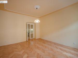 Pronájem bytu 1+1, Praha - Smíchov, Viktora Huga, 38 m2