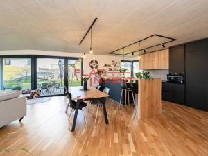Prodej rodinného domu, Panenské Břežany, Hlavní, 260 m2