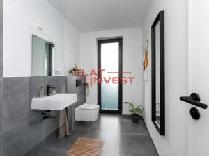 Prodej rodinného domu, Panenské Břežany, Hlavní, 260 m2